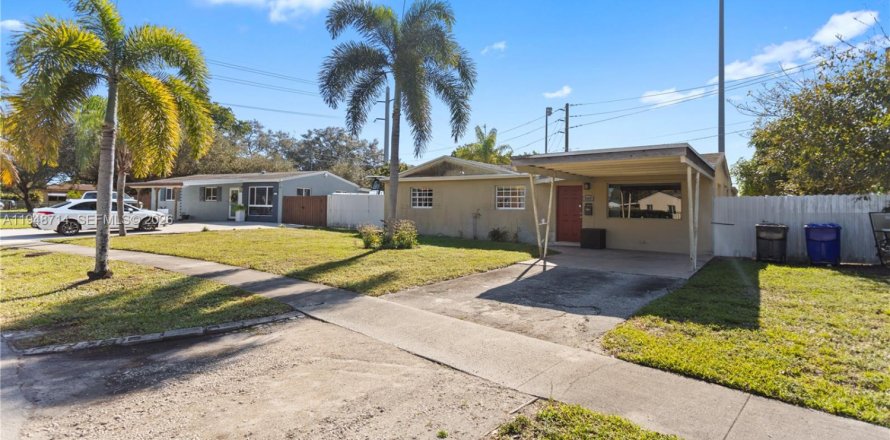 Villa ou maison à Hollywood, Floride 4 chambres, 121.24 m2 № 2004815