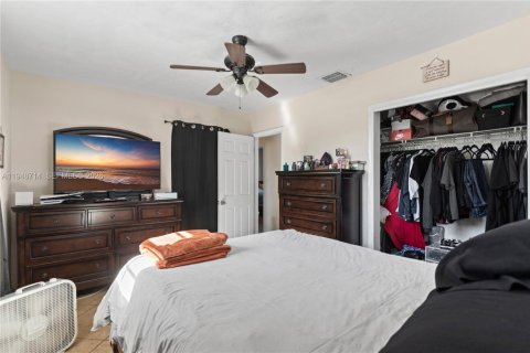 Villa ou maison à vendre à Hollywood, Floride: 4 chambres, 121.24 m2 № 2004815 - photo 21