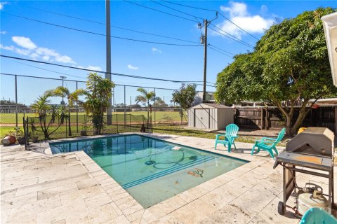 Villa ou maison à vendre à Hollywood, Floride: 4 chambres, 121.24 m2 № 2004815 - photo 28