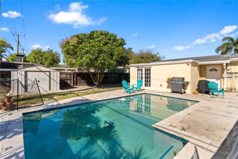 Villa ou maison à vendre à Hollywood, Floride: 4 chambres, 121.24 m2 № 2004815 - photo 27