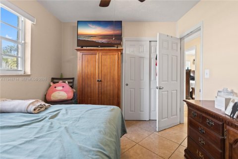 Villa ou maison à vendre à Hollywood, Floride: 4 chambres, 121.24 m2 № 2004815 - photo 18