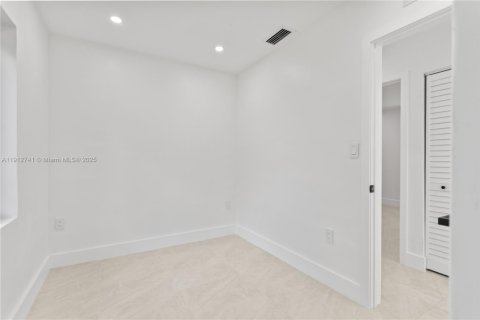 Villa ou maison à vendre à Miami Gardens, Floride: 5 chambres, 133.04 m2 № 1969242 - photo 30