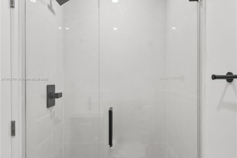 Villa ou maison à vendre à Miami Gardens, Floride: 5 chambres, 133.04 m2 № 1969242 - photo 16