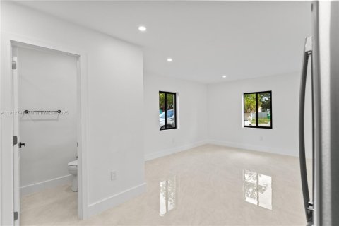 Villa ou maison à vendre à Miami Gardens, Floride: 5 chambres, 133.04 m2 № 1969242 - photo 15