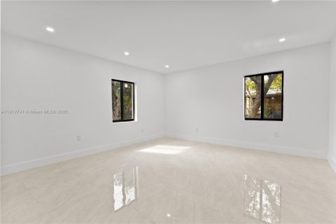 Villa ou maison à vendre à Miami Gardens, Floride: 5 chambres, 133.04 m2 № 1969242 - photo 21