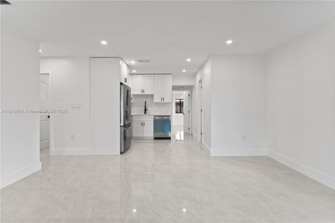 Villa ou maison à vendre à Miami Gardens, Floride: 5 chambres, 133.04 m2 № 1969242 - photo 6