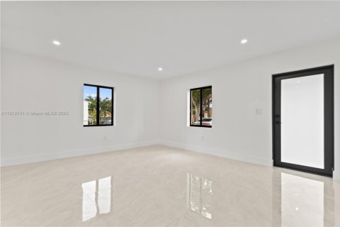 Villa ou maison à vendre à Miami Gardens, Floride: 5 chambres, 133.04 m2 № 1969242 - photo 10