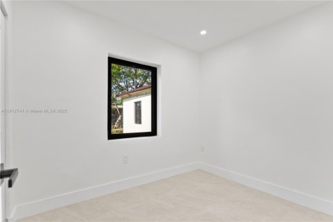 Villa ou maison à vendre à Miami Gardens, Floride: 5 chambres, 133.04 m2 № 1969242 - photo 29