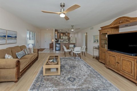 Condo in Punta Gorda, Florida, 2 bedrooms  № 2393673 - photo 5