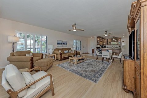 Condo in Punta Gorda, Florida, 2 bedrooms  № 2393673 - photo 10