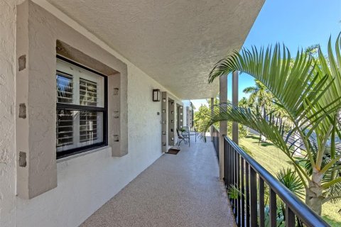 Condo in Punta Gorda, Florida, 2 bedrooms  № 2393673 - photo 3