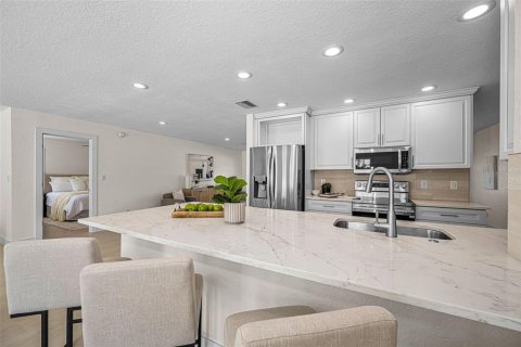 House in Saint Petersburg, Florida 4 bedrooms, 223.34 sq.m. № 2167418 - photo 29