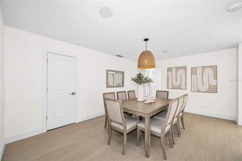 House in Saint Petersburg, Florida 4 bedrooms, 223.34 sq.m. № 2167418 - photo 25