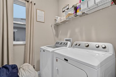 Townhouse in Tampa, Florida 3 bedrooms, 172.05 sq.m. № 2259562 - photo 25