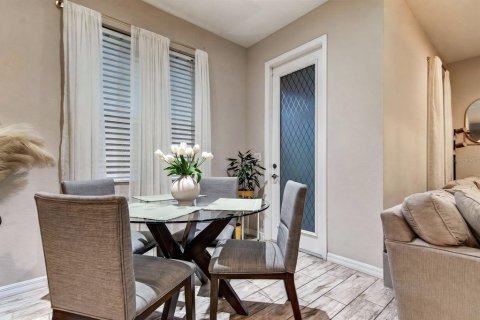 Townhouse in Tampa, Florida 3 bedrooms, 172.05 sq.m. № 2259562 - photo 13