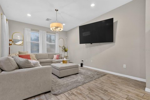Townhouse in Tampa, Florida 3 bedrooms, 172.05 sq.m. № 2259562 - photo 12