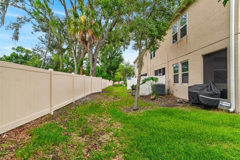 Townhouse in Tampa, Florida 3 bedrooms, 172.05 sq.m. № 2259562 - photo 28