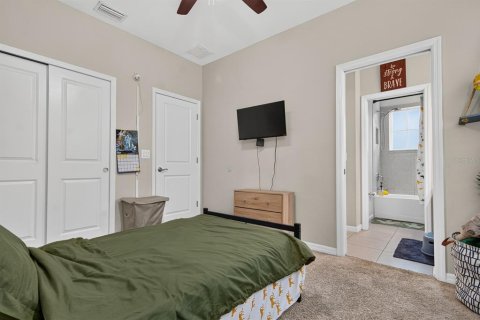 Townhouse in Tampa, Florida 3 bedrooms, 172.05 sq.m. № 2259562 - photo 20