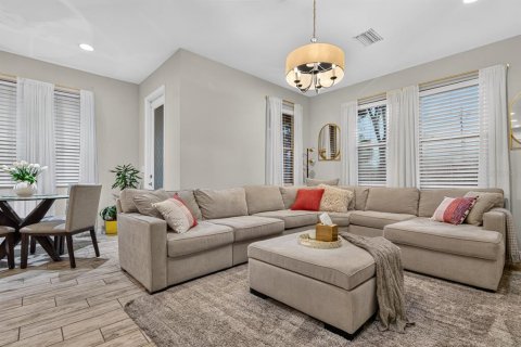 Townhouse in Tampa, Florida 3 bedrooms, 172.05 sq.m. № 2259562 - photo 11