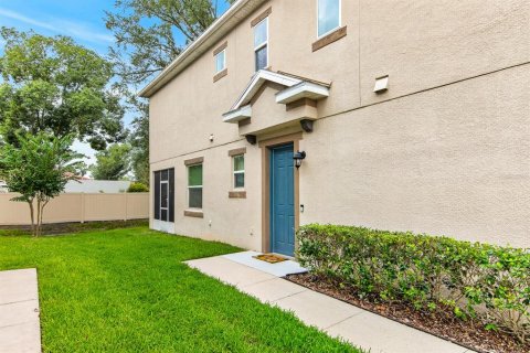 Townhouse in Tampa, Florida 3 bedrooms, 172.05 sq.m. № 2259562 - photo 2