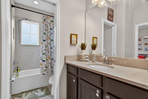 Townhouse in Tampa, Florida 3 bedrooms, 172.05 sq.m. № 2259562 - photo 21