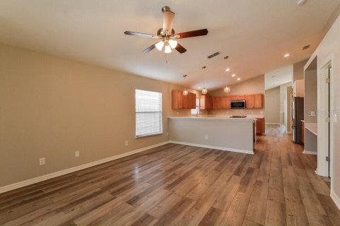 Villa ou maison à louer à Tavares, Floride: 3 chambres, 178.56 m2 № 2092038 - photo 5