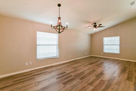 Villa ou maison à louer à Tavares, Floride: 3 chambres, 178.56 m2 № 2092038 - photo 7