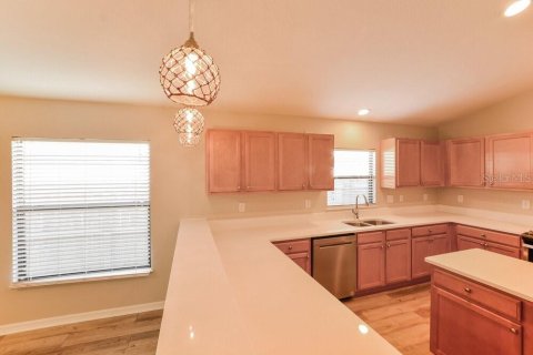 Villa ou maison à louer à Tavares, Floride: 3 chambres, 178.56 m2 № 2092038 - photo 8