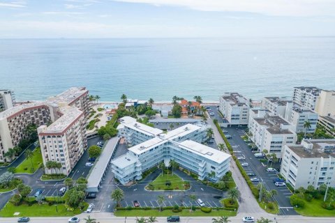 Снять в аренду кондоминиум в Саут-Палм-Бич, Флорида 3 комнаты, 51.1м2, № 2177117 - фото 4