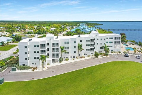 Apartamento en Port Charlotte, Florida 3 dormitorios, 133.78 m2 № 2111856