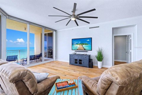 Condo in Madeira Beach, Florida, 4 bedrooms № 2117123 - photo 5