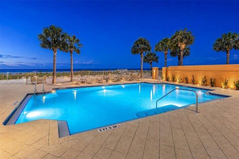 Condo in Madeira Beach, Florida, 4 bedrooms № 2117123 - photo 14