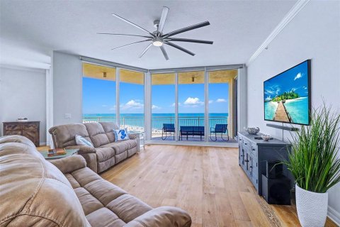Condo in Madeira Beach, Florida, 4 bedrooms № 2117123 - photo 4