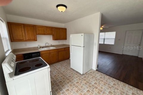 House in Lake Wales, Florida 3 bedrooms, 94.48 sq.m. № 1899142 - photo 9