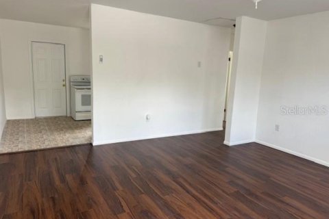 House in Lake Wales, Florida 3 bedrooms, 94.48 sq.m. № 1899142 - photo 6