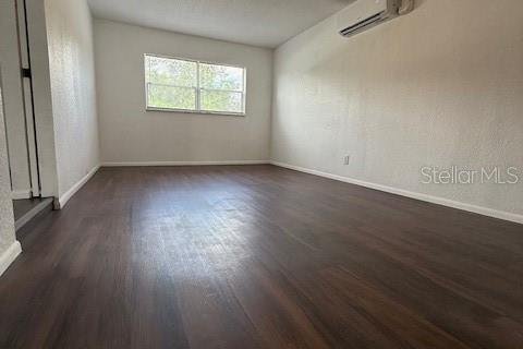 House in Lake Wales, Florida 3 bedrooms, 94.48 sq.m. № 1899142 - photo 13