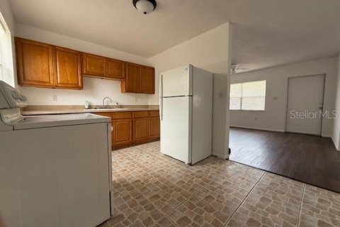 House in Lake Wales, Florida 3 bedrooms, 94.48 sq.m. № 1899142 - photo 10