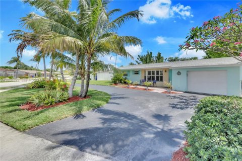 Casa en alquiler en Deerfield Beach, Florida, 3 dormitorios, 143.91 m2 № 2071276 - foto 2