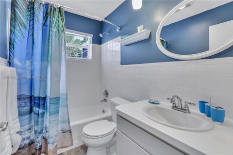 Casa en alquiler en Deerfield Beach, Florida, 3 dormitorios, 143.91 m2 № 2071276 - foto 14