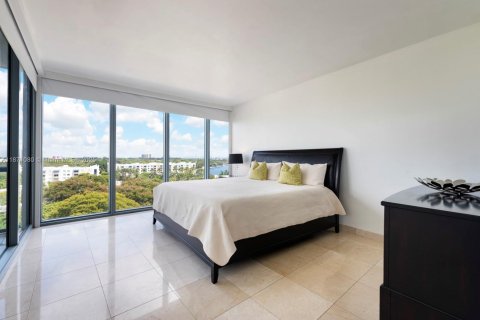 Condo in Miami, Florida, 2 bedrooms  № 1929129 - photo 10