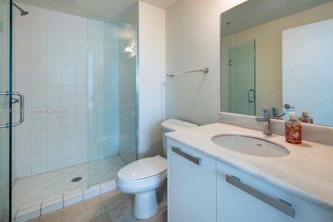 Condo in Miami, Florida, 2 bedrooms  № 1929129 - photo 16