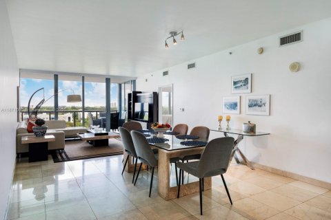 Condo in Miami, Florida, 2 bedrooms  № 1929129 - photo 21