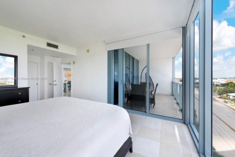 Condo in Miami, Florida, 2 bedrooms  № 1929129 - photo 12