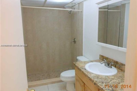 Copropriété à louer à Tamarac, Floride: 2 chambres, 95.69 m2 № 2414850 - photo 5