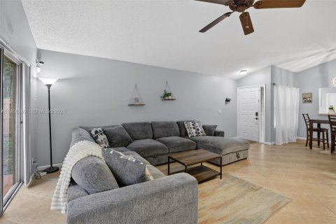 Casa en venta en Plantation, Florida, 3 dormitorios, 149.39 m2 № 2011167 - foto 5