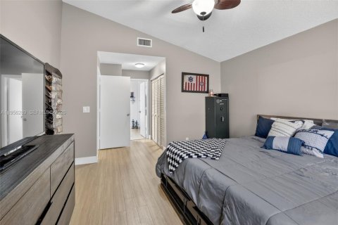 Casa en venta en Plantation, Florida, 3 dormitorios, 149.39 m2 № 2011167 - foto 17