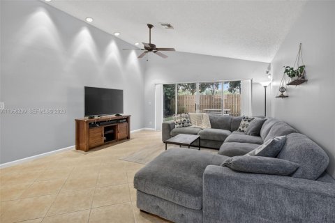 Casa en venta en Plantation, Florida, 3 dormitorios, 149.39 m2 № 2011167 - foto 3