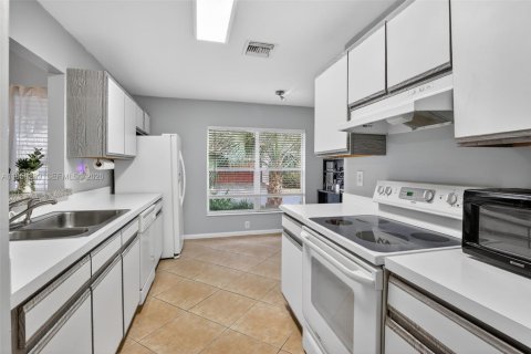 Casa en venta en Plantation, Florida, 3 dormitorios, 149.39 m2 № 2011167 - foto 11