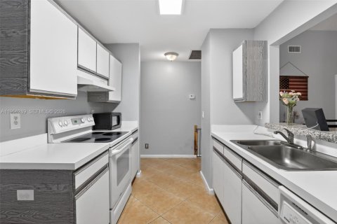 Casa en venta en Plantation, Florida, 3 dormitorios, 149.39 m2 № 2011167 - foto 13