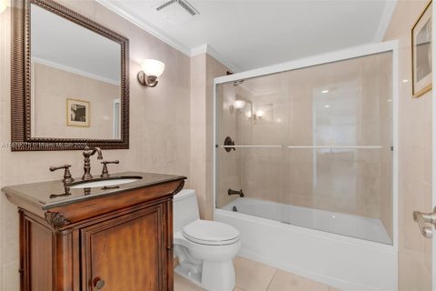 Condominio en venta en Pompano Beach, Florida, 2 dormitorios, 142.14 m2 № 2034354 - foto 26